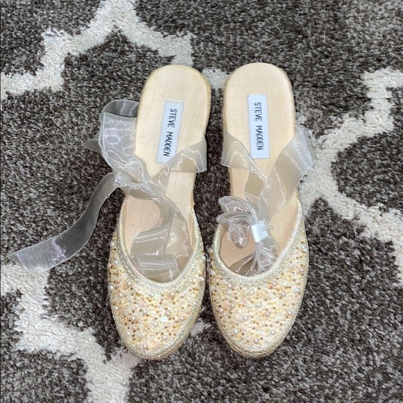 Steve Madden Shoes - Ballerina wedge shoes.
